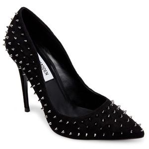 Steve Madden Daisie Spike Black Pump